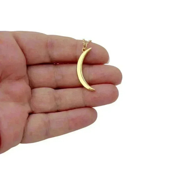 Crescent moon necklace made with love - Picture 4 of 12